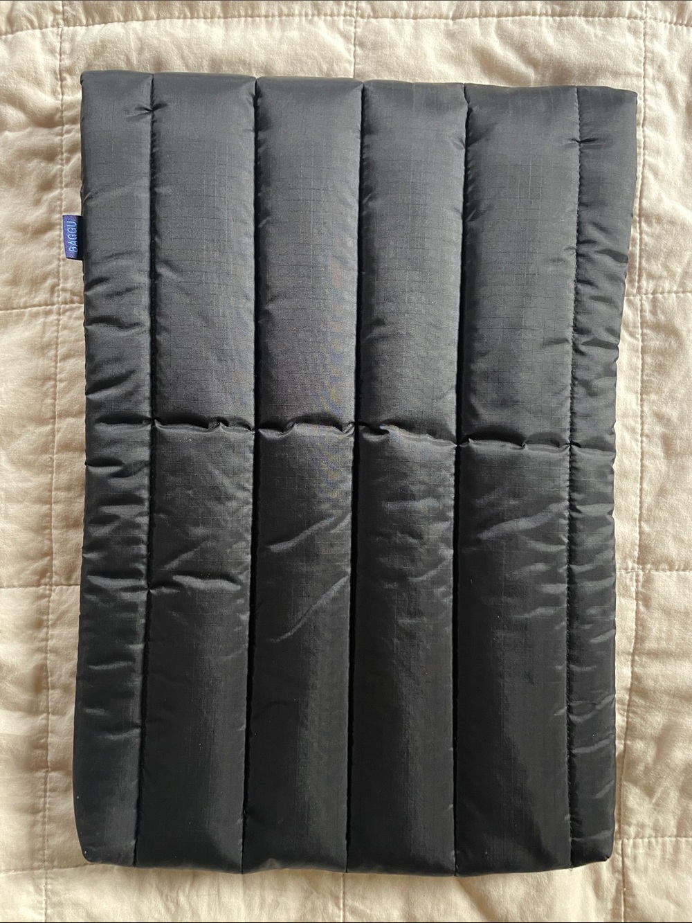 Baggu Laptop Sleeve - Picture 3 of 4